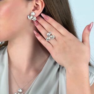 ثلاثي"اللوتس"