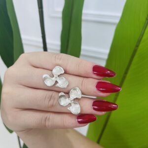 أقراط "اللوتس"