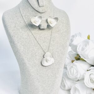 طقم "الحُبّ"