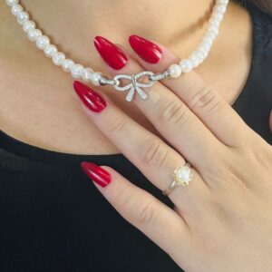 قلائد وسلاسل