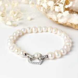 إسوارة ”احتواء“