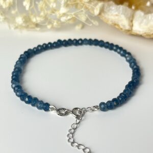 إسوارة ”شفق أزرق“