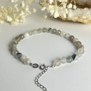 إسوارة ”نورالقمر“