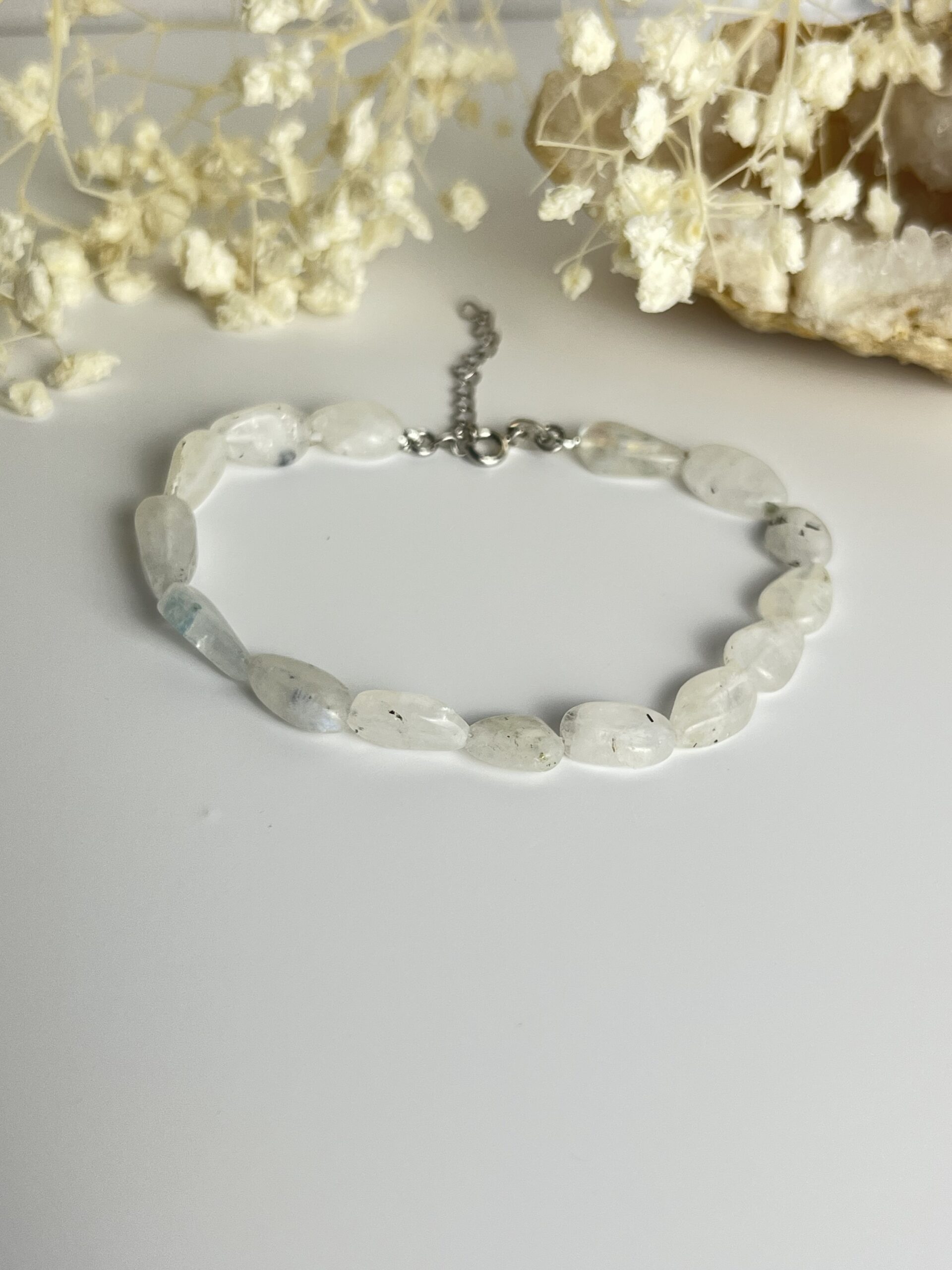 إسوارة ”دموع القمر“